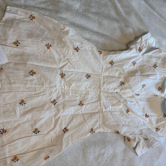 White Floral Embroidered Dress - Picture 5 of 6